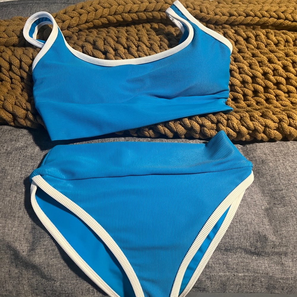 LainSnow Blue and White Bikini Set